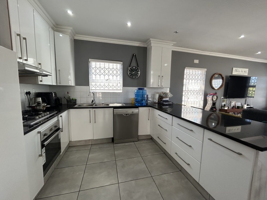 3 Bedroom Property for Sale in Nahoon Valley Park Eastern Cape